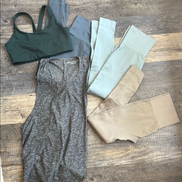 Small activewear bundle- girlfriend collective, set active, beyond yoga - Picture 1 of 16